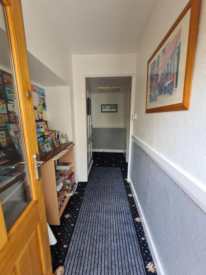 Meadowside Holiday Apartments Торки Екстериор снимка