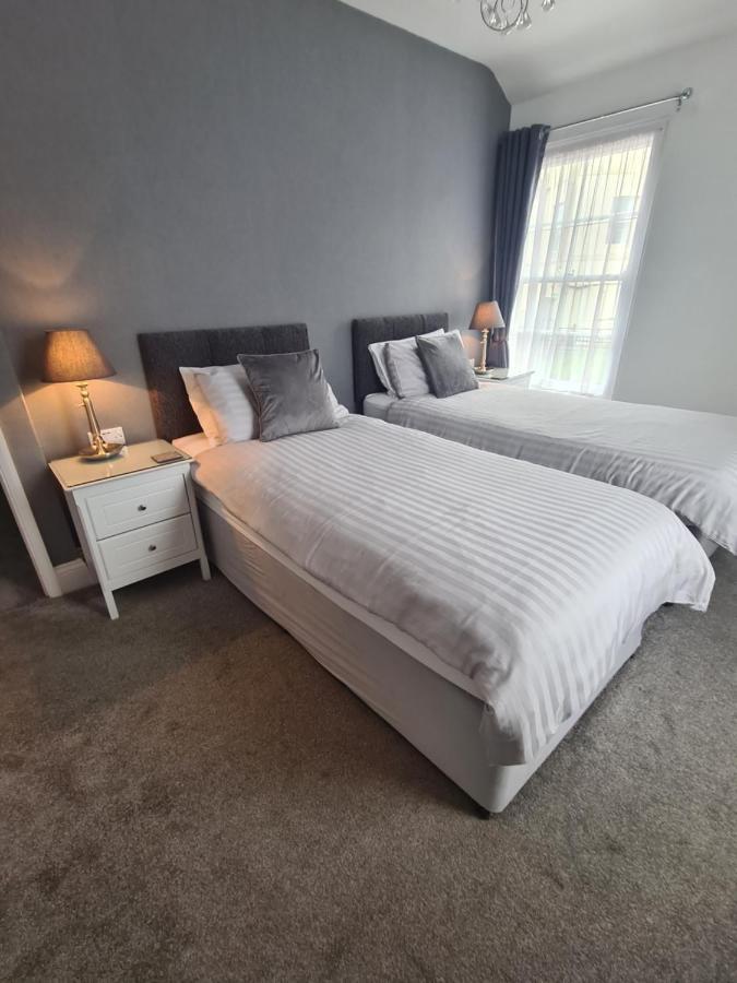 Meadowside Holiday Apartments Торки Екстериор снимка