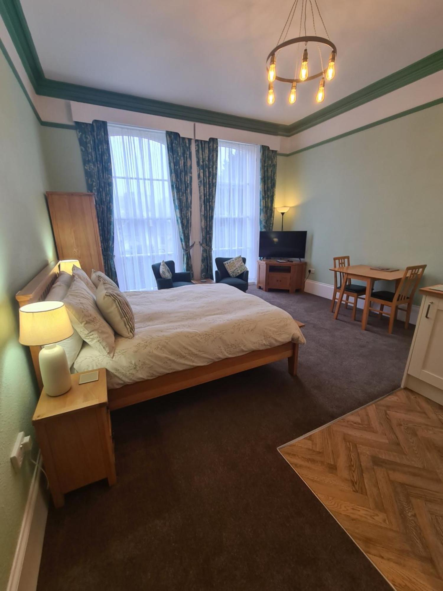 Meadowside Holiday Apartments Торки Екстериор снимка
