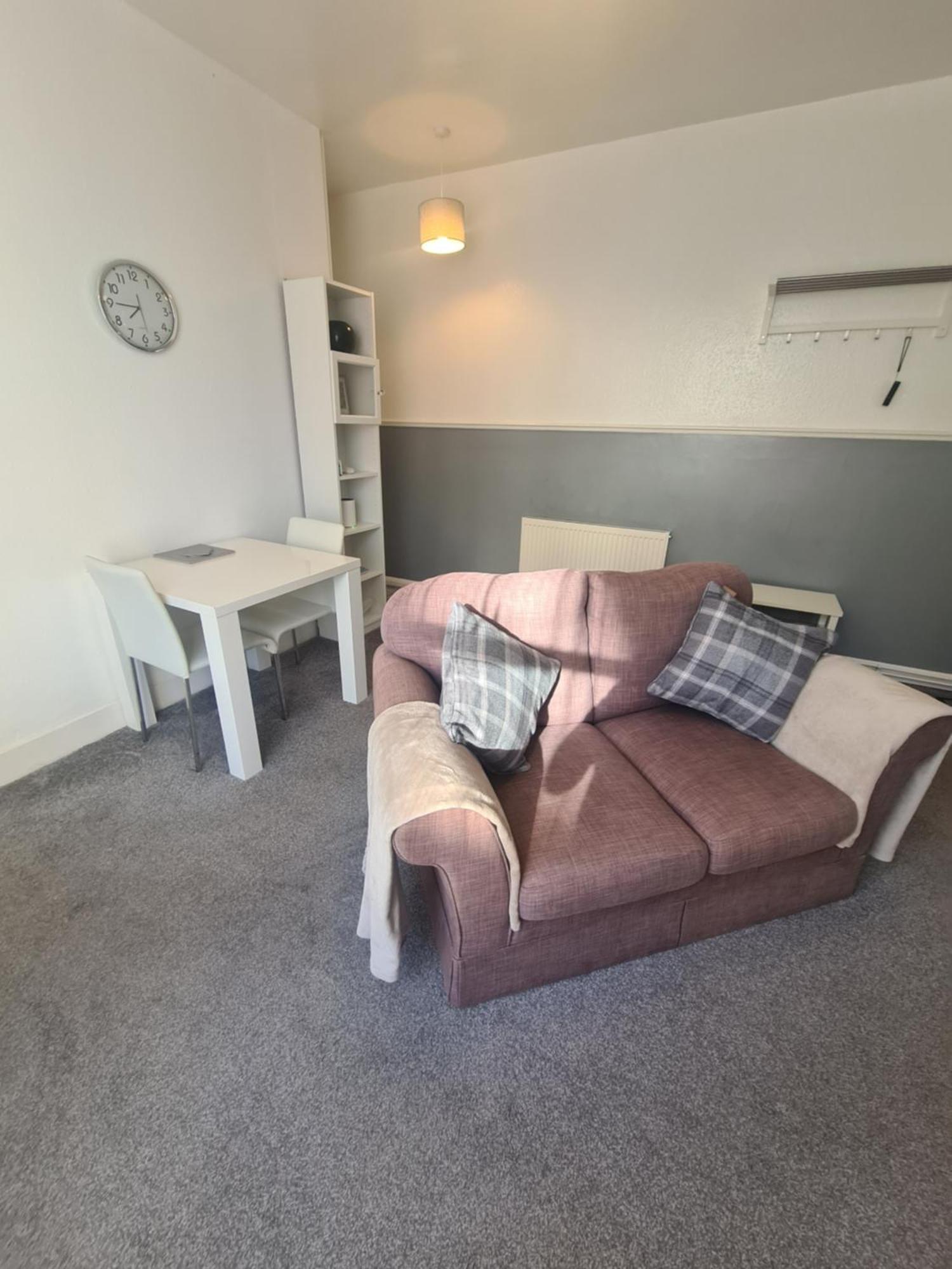 Meadowside Holiday Apartments Торки Екстериор снимка